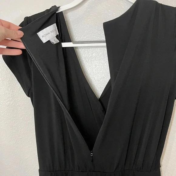 ☀️Ronni Nicole Jumpsuit - Picture 4 of 9